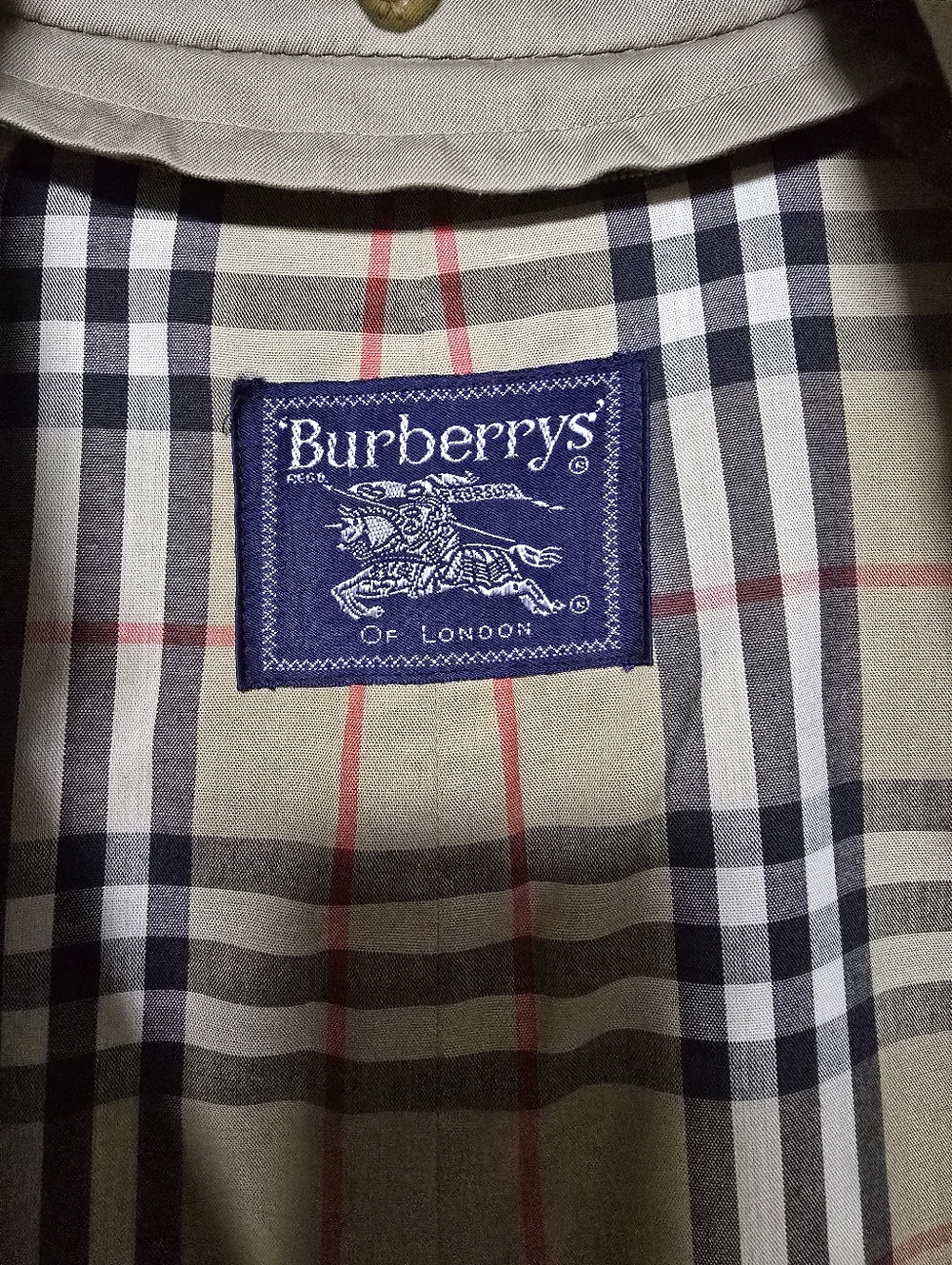 Burberry Classic Beige Double-Breasted Trench Coat with Check Lining - Picture 6 of 12